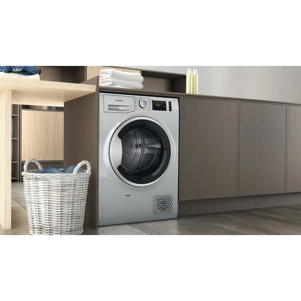 Hotpoint NTM1192SSKUK 9kg Heat Pump Tumble Dryer Silver