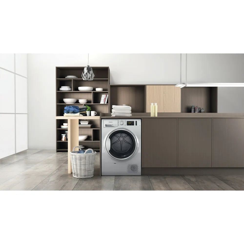 Hotpoint NTM1192SSKUK 9kg Heat Pump Tumble Dryer Silver