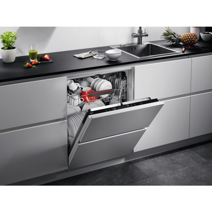 AEG FSS53637Z Series 6000 Full-size Fully Integrated Dishwasher White 13 Settings