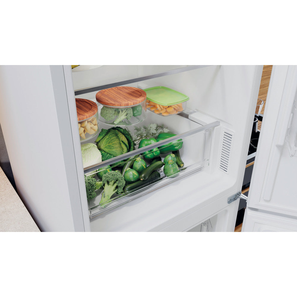 Hotpoint H5X82OW Freestanding Frost Free Fridge Freezer White