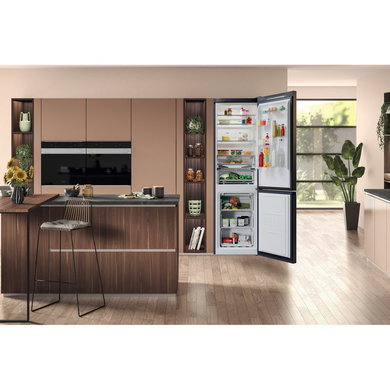 Hotpoint H7X93TSKM Freestanding 60-40 Frost Free Fridge Freezer Silver Black