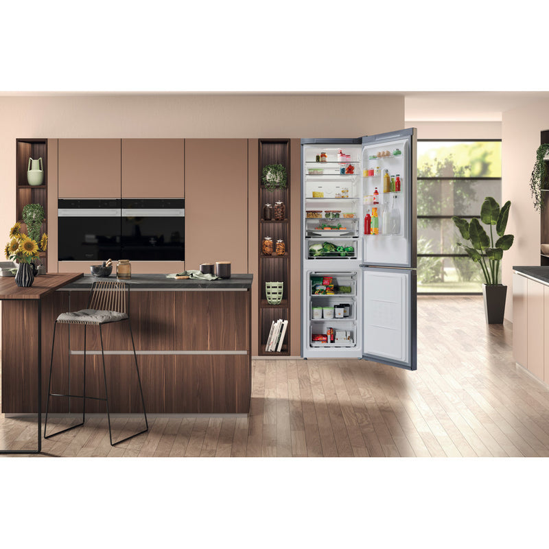 Hotpoint H7X93TSXM Freestanding 60-40 Frost Free Fridge Freezer