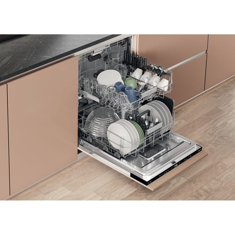 Hotpoint H8IHT59LS Integrated Dishwasher Full Size With 14 Place Setting Black