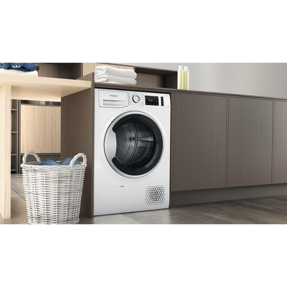 Hotpoint NTSM1182SKUK 8kg Heat Pump Tumble Dryer White