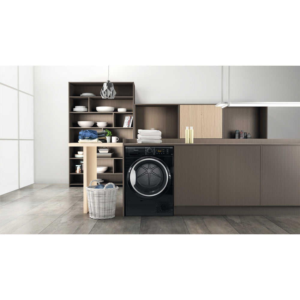 Hotpoint NTM1182BSK 9kg Crease Care Heat Pump Dryer Black