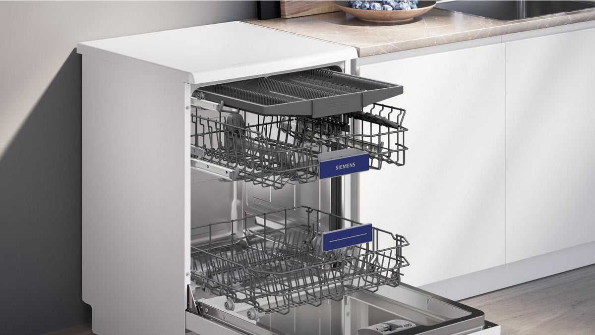 Siemens iQ300 SN23EW04MG Freestanding Dishwasher 14 Place Setting White