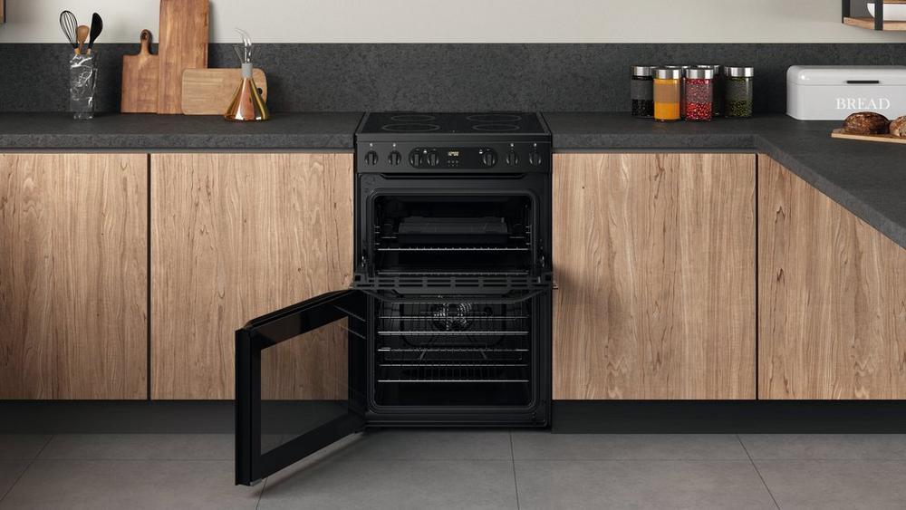 Hotpoint HDEU67V9C2B UK 60cm Freestanding Double Oven Electric Cooker with Ceramic Hob Black