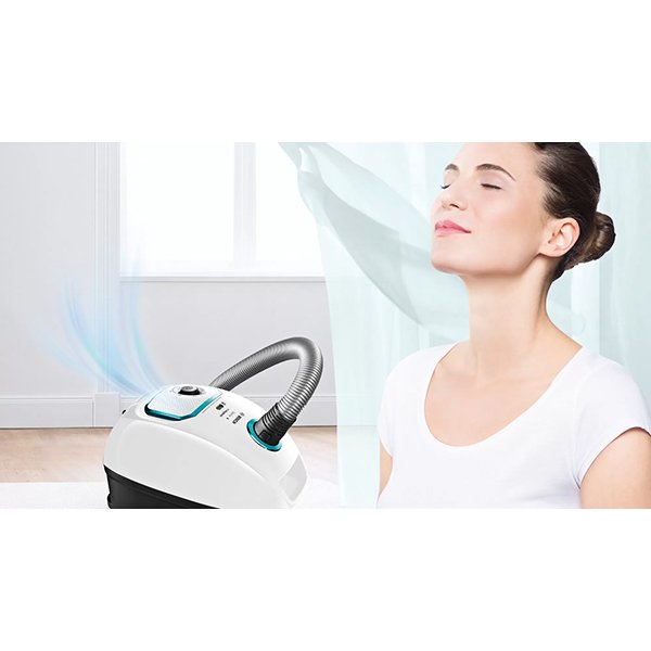 Bosch BGBS4HYGGB Serie 4 ProHygienic 600W 6kg Cylinder Vacuum Cleaner - White