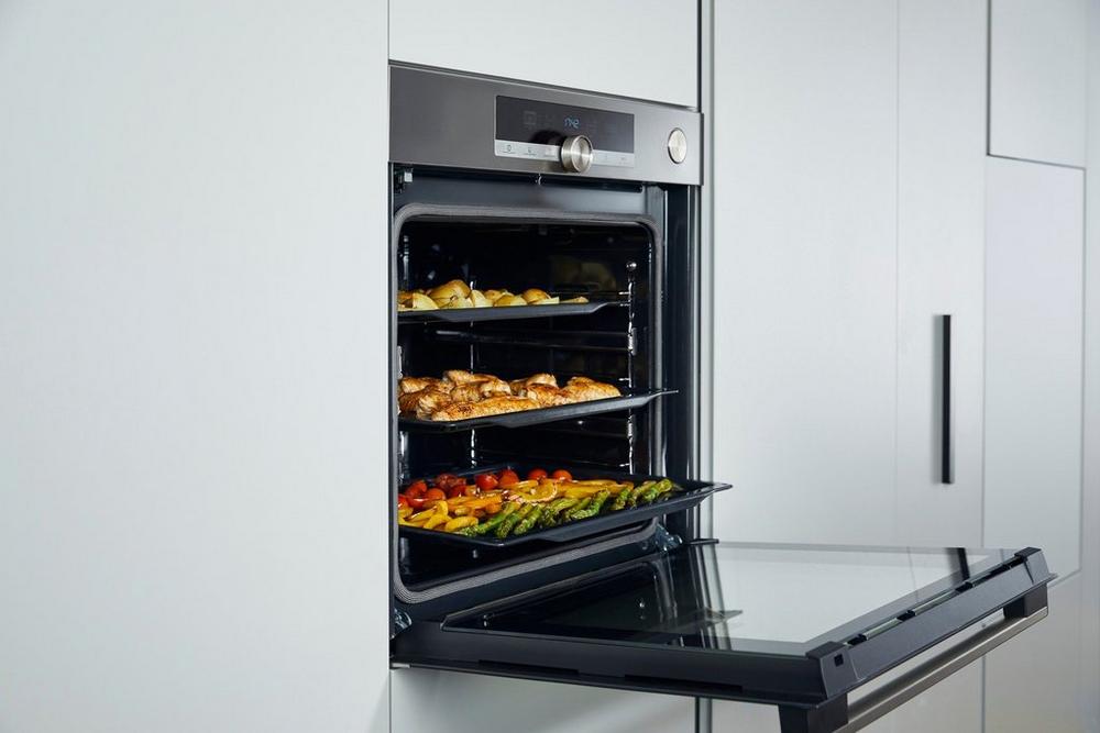 Hisense BI62212AXUK 59.5cm Built In Electric Single Oven - Stainless Steel