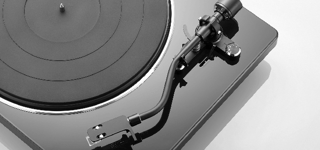 Denon DP450USB Hi-Fi Turntable with original S-Shape tonearm and USB Black